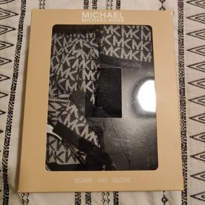 New in Box Michael Kors Winter Set